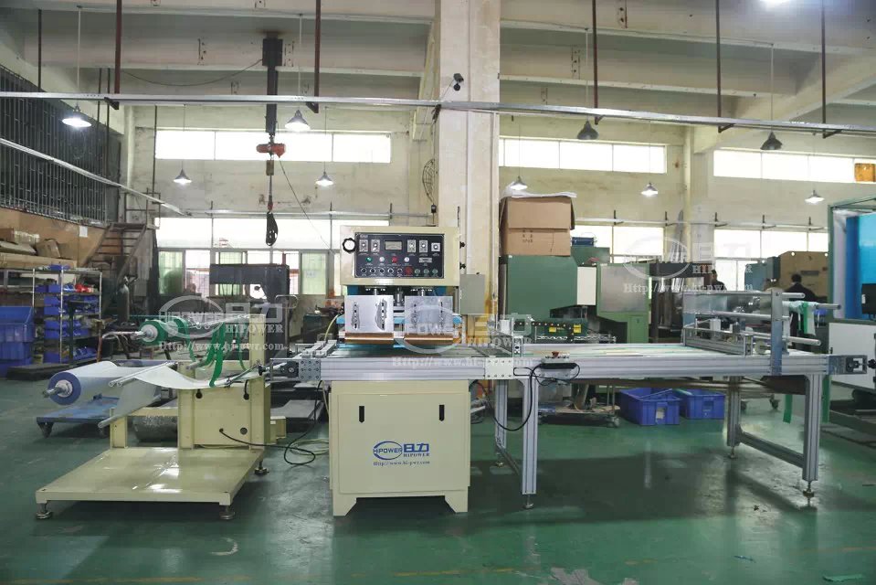 尿袋制作機(jī) 尿袋制作機(jī)